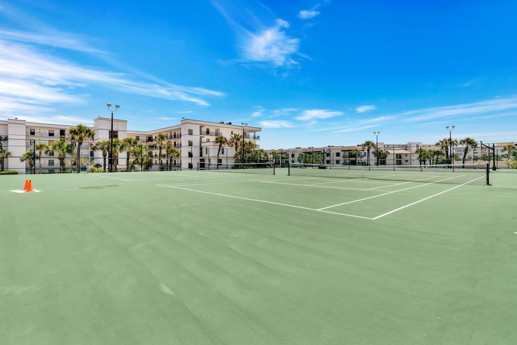 Cape Winds Resort ケープ・カナベラル エクステリア 写真