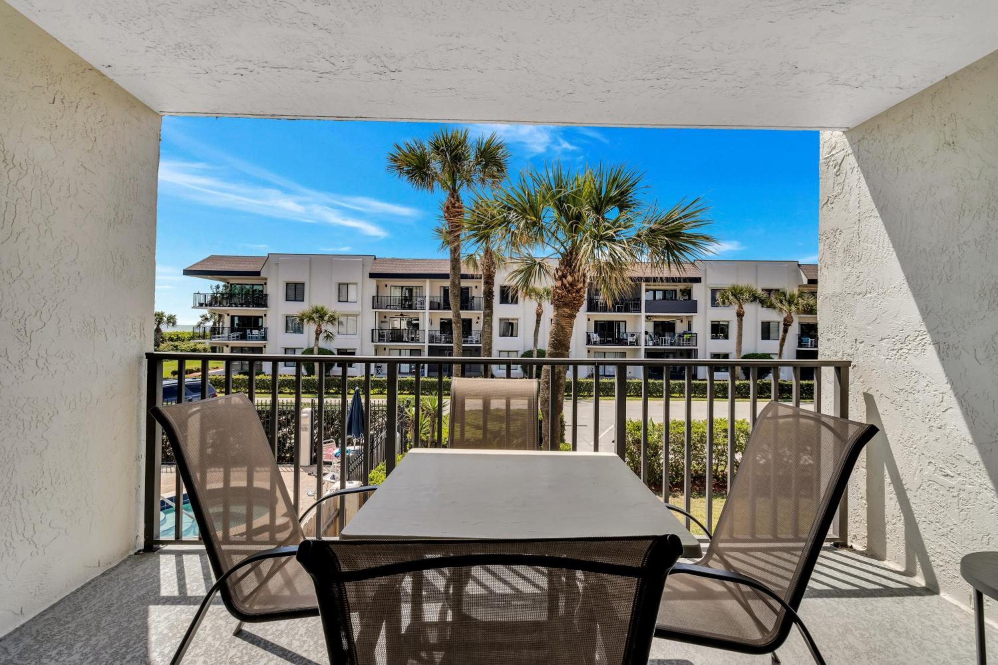 Cape Winds Resort ケープ・カナベラル エクステリア 写真