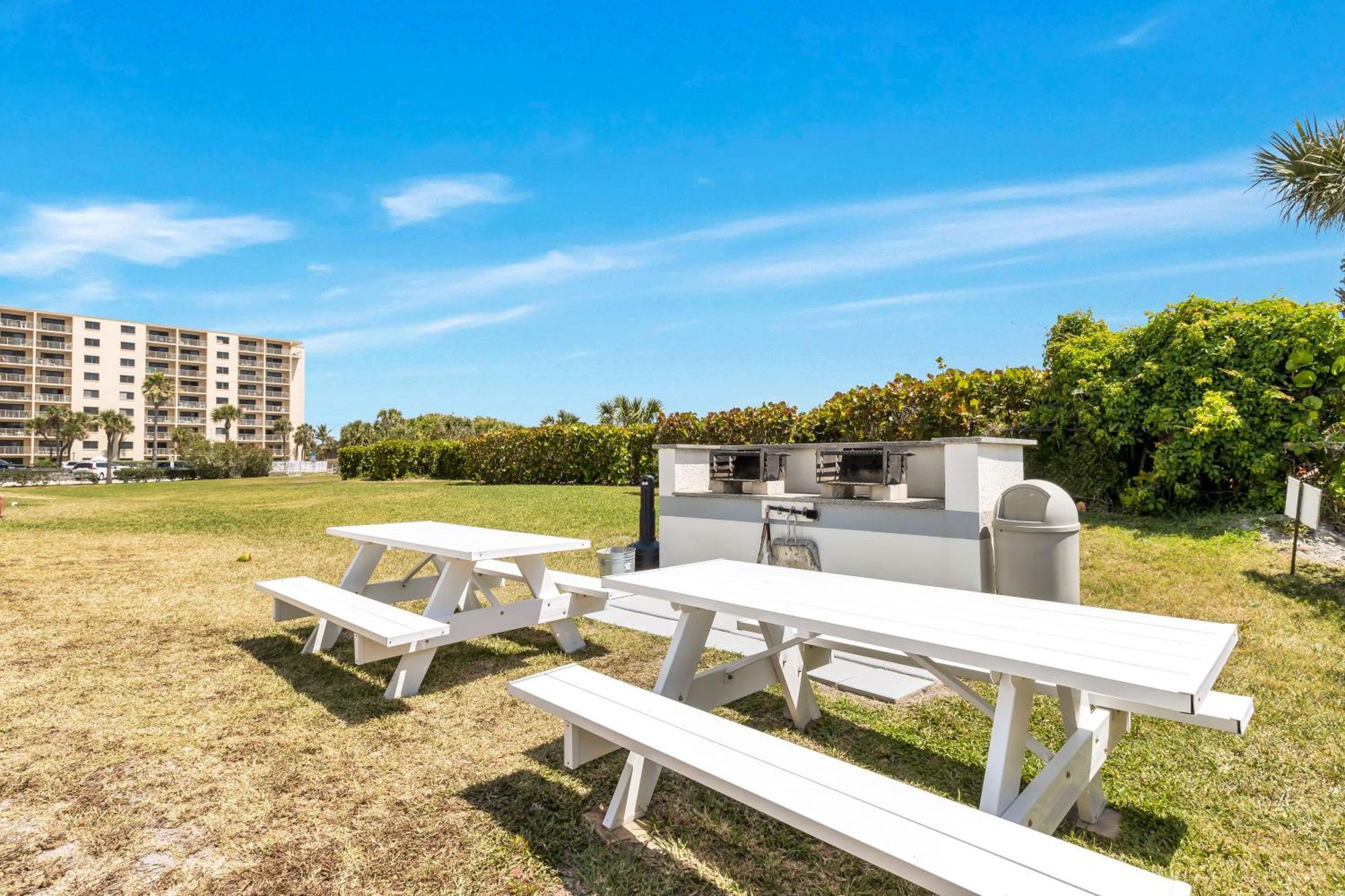 Cape Winds Resort ケープ・カナベラル エクステリア 写真
